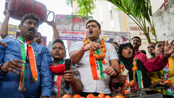 Tomato Price: টম্যাটোর দাম হবে ৩০০ টাকা কিলো!