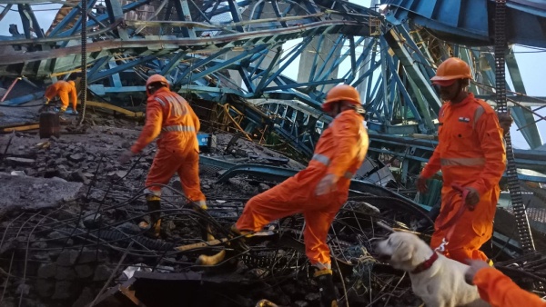 এক্সপ্রেসওয়েতে দুর্ঘটনা