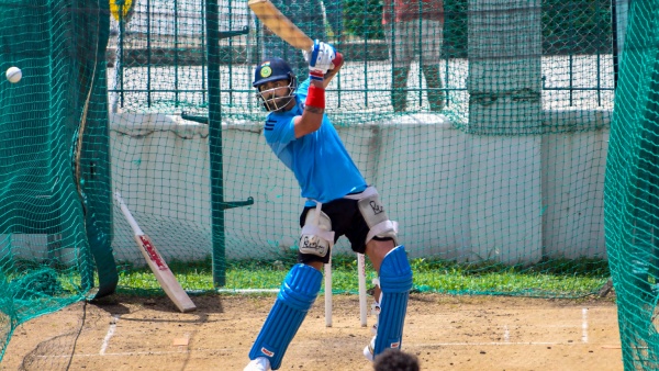 Asia Cup 2023: বিরাট কোহলিকে চারে নামানোর পক্ষে সওয়াল রবিচন্দ্রন অশ্বিনের Asia Cup 2023: বিরাট কোহলিকে চারে নামানোর পক্ষে সওয়াল রবিচন্দ্রন অশ্বিনের