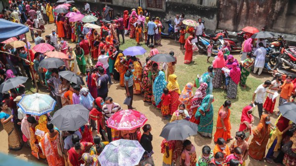 Duare Sarkar: দুয়ারে সরকার কাল থেকে, কোন ৪ নতুন প্রকল্পের সুবিধা মিলবে? Duare Sarkar: দুয়ারে সরকার কাল থেকে, কোন ৪ নতুন প্রকল্পের সুবিধা মিলবে?