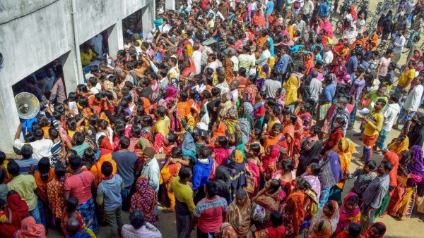 Duare Sarkar: দুয়ারে সরকার কাল থেকে, কোন ৪ নতুন প্রকল্পের সুবিধা মিলবে? Duare Sarkar: দুয়ারে সরকার কাল থেকে, কোন ৪ নতুন প্রকল্পের সুবিধা মিলবে?