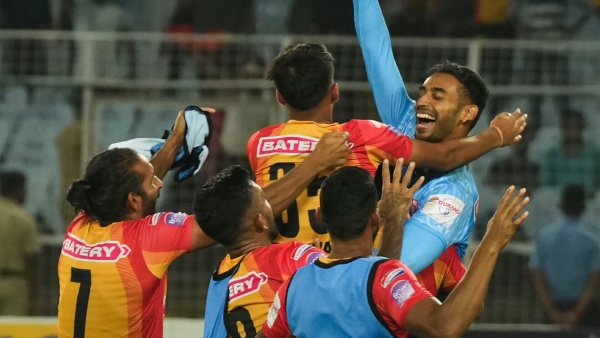 Durand Cup 2023: ইমামি ইস্টবেঙ্গল ডুরান্ড ফাইনালে পাচ্ছে না শৌভিককে Durand Cup 2023: ইমামি ইস্টবেঙ্গল ডুরান্ড ফাইনালে পাচ্ছে না শৌভিককে