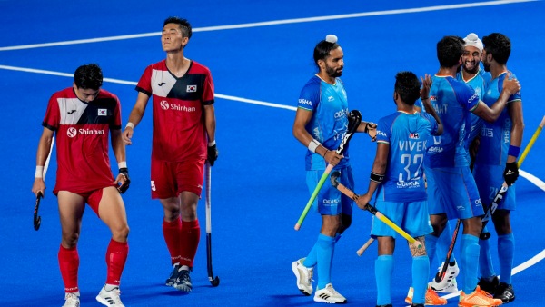 Asian Champions Trophy: এশিয়ান চ্যাম্পিয়ন্স ট্রফির শেষ চারে ভারত Asian Champions Trophy: এশিয়ান চ্যাম্পিয়ন্স ট্রফির শেষ চারে ভারত