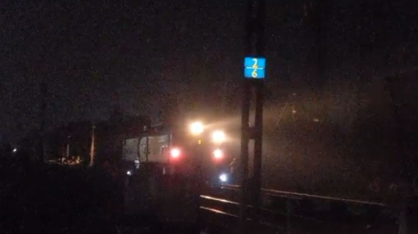 স্তব্ধ আপ-ডাউনের ট্রেন চলাচল 