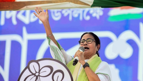 দুর্গাপুজোয় এবারও মমতার গান প্রকাশ