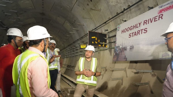Kolkata Metro - গঙ্গার নীচ দিয়ে কবে ছুটবে মেট্রো?