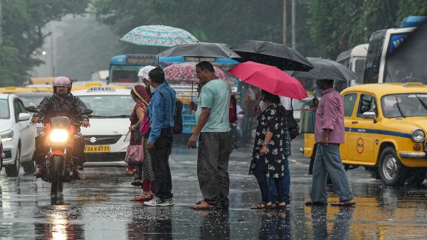 বৃষ্টির পূর্বাভাস কলকাতা-সহ গাঙ্গেয় পশ্চিমবঙ্গে বৃষ্টির পূর্বাভাস কলকাতা-সহ গাঙ্গেয় পশ্চিমবঙ্গে