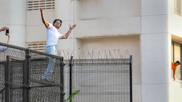 Shahrukh Khan: শাহরুখ খানের মান্নত ঘিরে রেখেছে পুলিশ