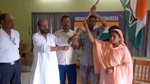 Panchayat Election 2023: ডোমকলে দলত্যাগ তৃণমূলের টিকিটে জেতা প্রার্থীর Panchayat Election 2023: ডোমকলে দলত্যাগ তৃণমূলের টিকিটে জেতা প্রার্থীর