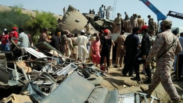 pakistan train accident pakistan train accident