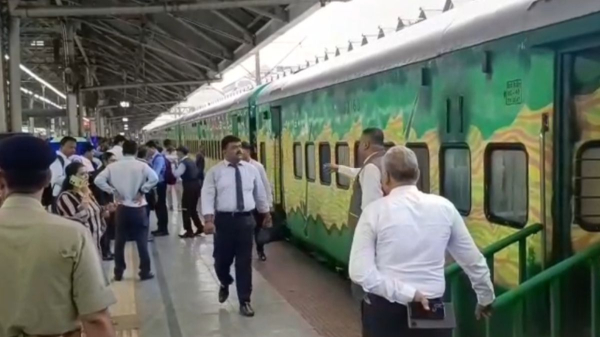 Howrah New Jalpaiguri Vande Bharat express Howrah New Jalpaiguri Vande Bharat express