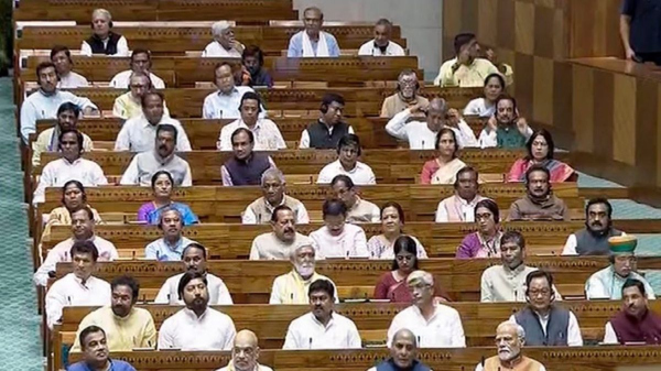 পাশ ঐতিহাসিক মহিলা সংরক্ষণ বিল