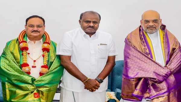 সংখ্যালঘুদের পদত্যাগের হিড়িক পড়েছে জেডিএসে