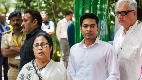 Abhishek Banerjee and Mamata Banerjee