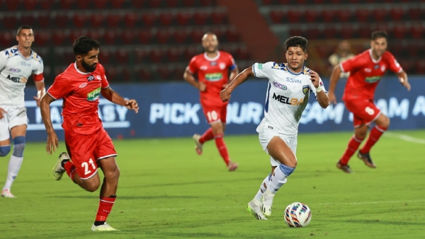 ISL 2023-24: আইএসএলে প্রথম জয়ের মুখ দেখল নর্থইস্ট ইউনাইটেড ISL 2023-24: আইএসএলে প্রথম জয়ের মুখ দেখল নর্থইস্ট ইউনাইটেড