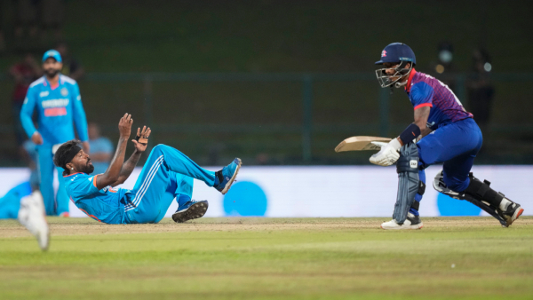 Asia Cup 2023: এশিয়া কাপে নজির জাদেজার, নেপাল বেগ দিল ভারতীয় বোলারদের Asia Cup 2023: এশিয়া কাপে নজির জাদেজার, নেপাল বেগ দিল ভারতীয় বোলারদের