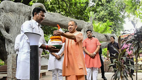 যোগী আদিত্যনাথ যোগী আদিত্যনাথ