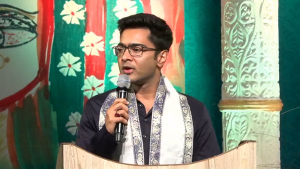একসময় বলত দুর্গাপুজো হয় না, তারাই পুজো উদ্বোধনে আসছেন, নাম না করে শাহ খোঁচা অভিষেকের