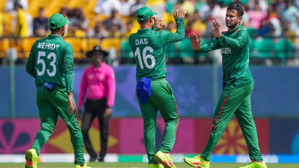আফগানিস্তান শেষ ১৫৬ রানে