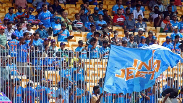 ICC CWC 2023: ভারত-অস্ট্রেলিয়া ম্যাচেও ভরল না চিপক, মাঠে জার্ভো! ICC CWC 2023: ভারত-অস্ট্রেলিয়া ম্যাচেও ভরল না চিপক, মাঠে জার্ভো!
