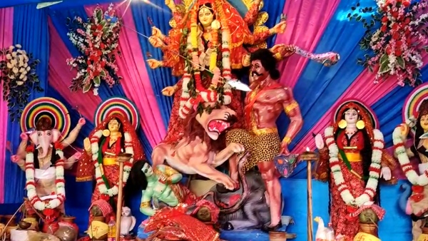 বাংলাতেই নেপালি সংস্কৃতিতে পুজো হন উমা, পোশাকেও পড়শি সংস্কৃতি 