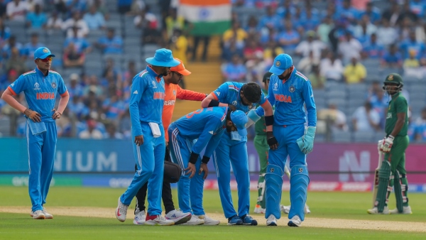 ICC World Cup 2023: হার্দিক মাঠ থেকে সোজা হাসপাতালে ICC World Cup 2023: হার্দিক মাঠ থেকে সোজা হাসপাতালে
