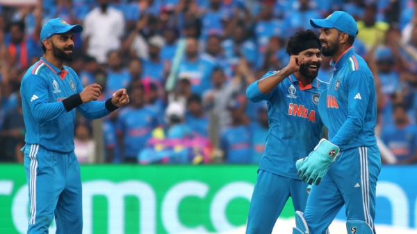 ICC CWC 2023: উড়ন্ত জাদেজার দুরন্ত ক্যাচ, সেলিব্রেশনের রহস্য ফাঁস! ICC CWC 2023: উড়ন্ত জাদেজার দুরন্ত ক্যাচ, সেলিব্রেশনের রহস্য ফাঁস!