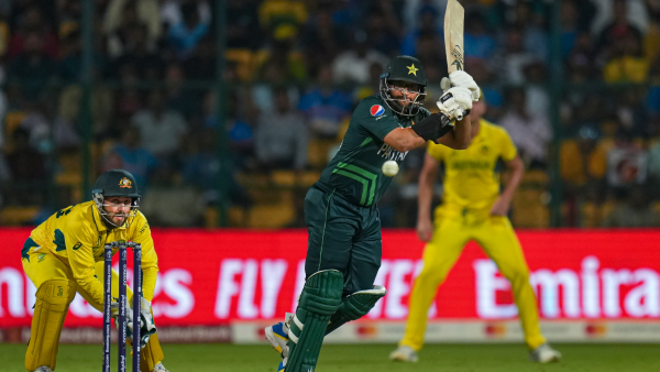 ICC World Cup 2023: বেঙ্গালুরুতে বিশ্বকাপে বিদ্যুৎ বিভ্রাট ICC World Cup 2023: বেঙ্গালুরুতে বিশ্বকাপে বিদ্যুৎ বিভ্রাট