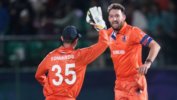 ICC CWC 2023: ফুড ডেলিভারির পর ক্রিকেটপ্রেমীদের মুখেও হাসি ফোটাচ্ছেন নেদারল্যান্ডস পেসার