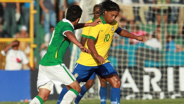 Exclusive: পুজোর কলকাতায় রোনাল্ডিনহোর কী প্ল্যান? Exclusive: পুজোর কলকাতায় রোনাল্ডিনহোর কী প্ল্যান?