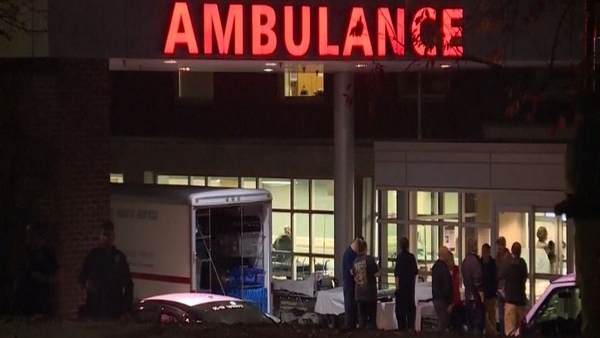 আমেরিকায় বন্দুকবাজের গুলি আমেরিকায় বন্দুকবাজের গুলি