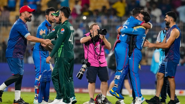 ICC World Cup 2023: আফগানিস্তান টিম বাসে লুঙ্গি ডান্স ICC World Cup 2023: আফগানিস্তান টিম বাসে লুঙ্গি ডান্স