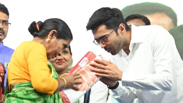 কথা রাখলেন অভিষেক, জব কার্ড হোল্ডারদের পাওনা পাঠানো হচ্ছে, সঙ্গে চিঠি