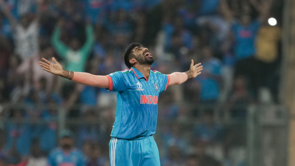 ICC CWC 2023: জুতো পছন্দ করেও দামের জন্য কিনতে পারেননি বুমরাহ! ICC CWC 2023: জুতো পছন্দ করেও দামের জন্য কিনতে পারেননি বুমরাহ!