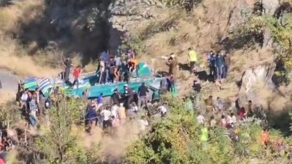  জম্মু ও কাশ্মীরের ডোডায় ভয়াবহ বাস দুর্ঘটনা! মৃত কমপক্ষে ২৫