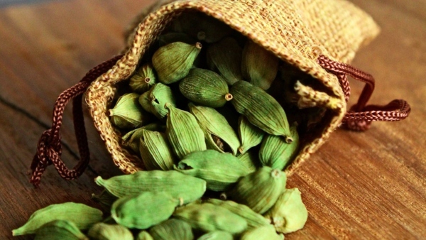 Health Benefits of Cardamom Health Benefits of Cardamom