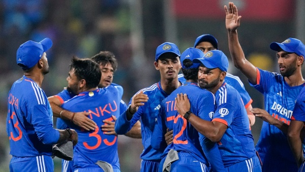 IND vs AUS 2nd T20I: প্রসিদ্ধ ও বিষ্ণোইয়ের দাপট, অস্ট্রেলিয়া চূর্ণ IND vs AUS 2nd T20I: প্রসিদ্ধ ও বিষ্ণোইয়ের দাপট, অস্ট্রেলিয়া চূর্ণ