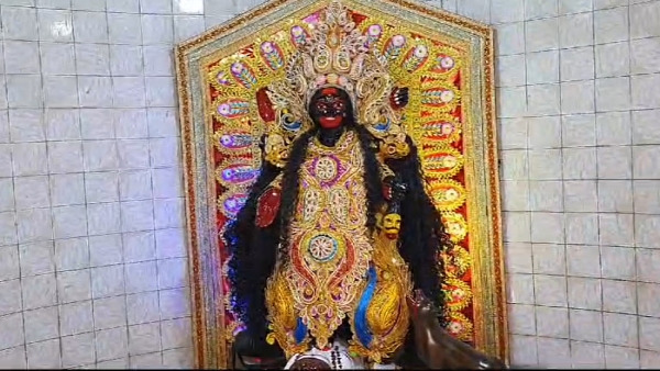 বাঁকুড়ায় শ্মশানের পর্ণকুটিরে থাকতেন মা কালী, খাতরার এই মন্দির থেকে খালি হাতে ফেরে না কেউ