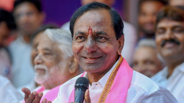 কৃষকদের প্রকল্প ফের চালু করতে কমিশনে দরবার KCR-এর দলের