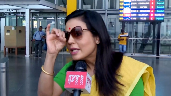 মহুয়া মৈত্র