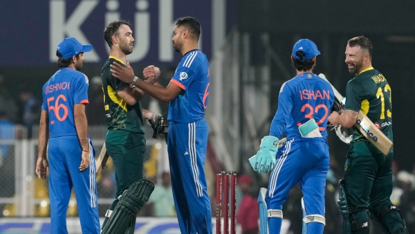 IND vs AUS T20Is: রোহিতকে ছুঁয়েই দেশে ফিরলেন ম্যাক্সওয়েল IND vs AUS T20Is: রোহিতকে ছুঁয়েই দেশে ফিরলেন ম্যাক্সওয়েল