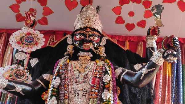 নৈহাটির বড়মা কাউকে ফেরান না, ১০০ ঘণ্টা ধরে এবার ভোগ- প্রসাদ বিলি নৈহাটির বড়মা কাউকে ফেরান না, ১০০ ঘণ্টা ধরে এবার ভোগ- প্রসাদ বিলি