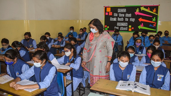 NCERT প্যানেলের সুপারিশে স্কুল পাঠ্যে রামায়ণ-মহাভারত