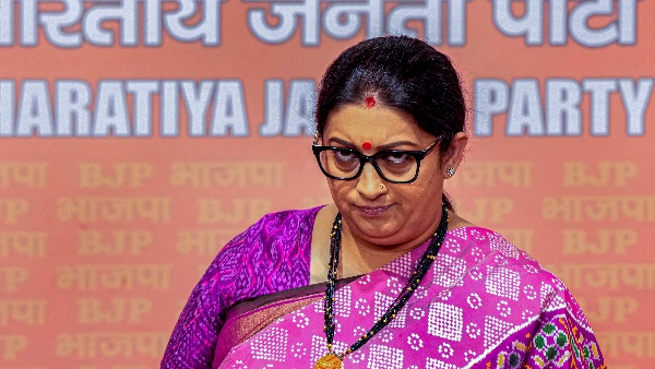 বাঘেলকে প্রশ্নবাণ স্মৃতি ইরানির, ছত্তিশগড়ে কংগ্রেসের প্রচারে হাওয়ালার টাকা? বাঘেলকে প্রশ্নবাণ স্মৃতি ইরানির, ছত্তিশগড়ে কংগ্রেসের প্রচারে হাওয়ালার টাকা?