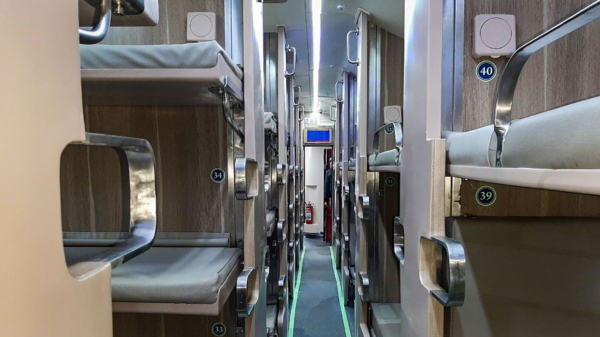 Howrah-Delhi Special train