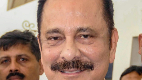 ভারতের নাগরিক নন সুব্রত রায়ের স্ত্রী-সন্তান