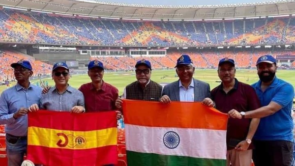 নরেন্দ্র মোদী স্টেডিয়ামে খেলা দেখলেন তৃণমূল বিধায়ক! 