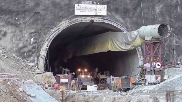 তিন শ্রমিককে ফেরাতে উত্তরকাশীতে বাংলার প্রতিনিধি দল পাঠালেন মুখ্যমন্ত্রী মমতা তিন শ্রমিককে ফেরাতে উত্তরকাশীতে বাংলার প্রতিনিধি দল পাঠালেন মুখ্যমন্ত্রী মমতা