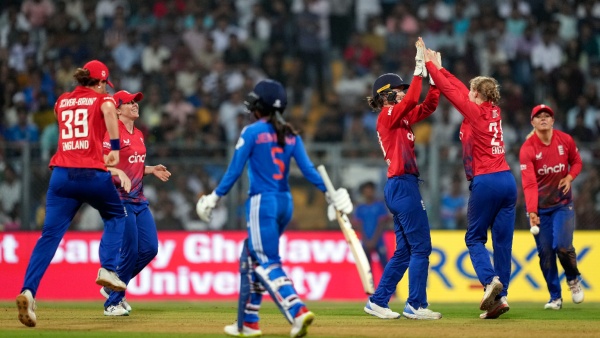 Ind-W vs Eng-W: হরমনপ্রীতের ভারত গুটিয়ে গেল ৮০ রানে! 