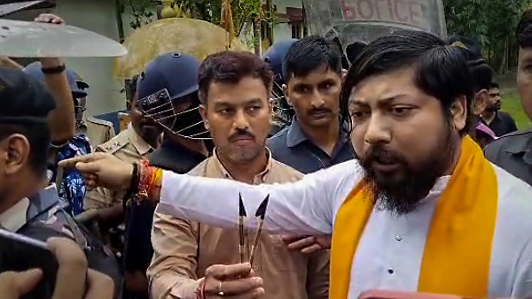 গ্রেফতারির আশঙ্কা বিজেপির মন্ত্রী নিশীথ প্রামাণিকের
